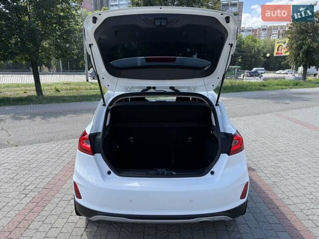 Білий Форд Фієста, об'ємом двигуна 1 л та пробігом 29 тис. км за 12900 $, фото 24 на Automoto.ua