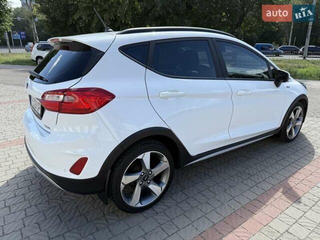 Білий Форд Фієста, об'ємом двигуна 1 л та пробігом 29 тис. км за 12900 $, фото 10 на Automoto.ua