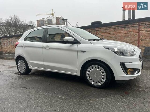 Белый Форд Фиеста, объемом двигателя 1.2 л и пробегом 43 тыс. км за 8300 $, фото 5 на Automoto.ua
