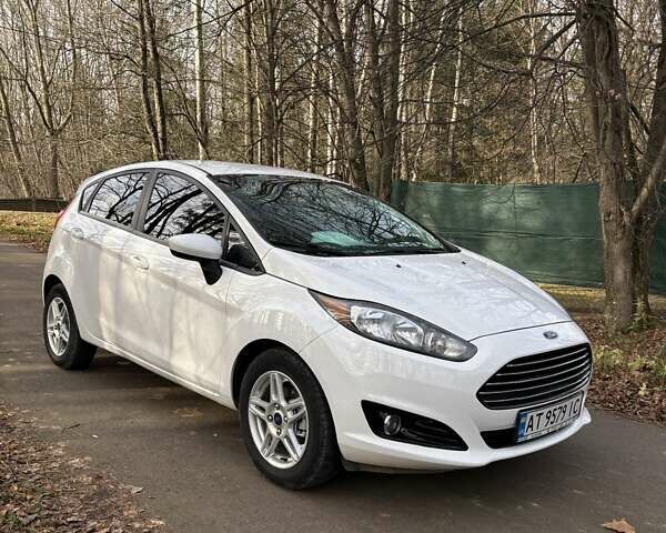 Белый Форд Фиеста, объемом двигателя 1.6 л и пробегом 128 тыс. км за 9300 $, фото 11 на Automoto.ua