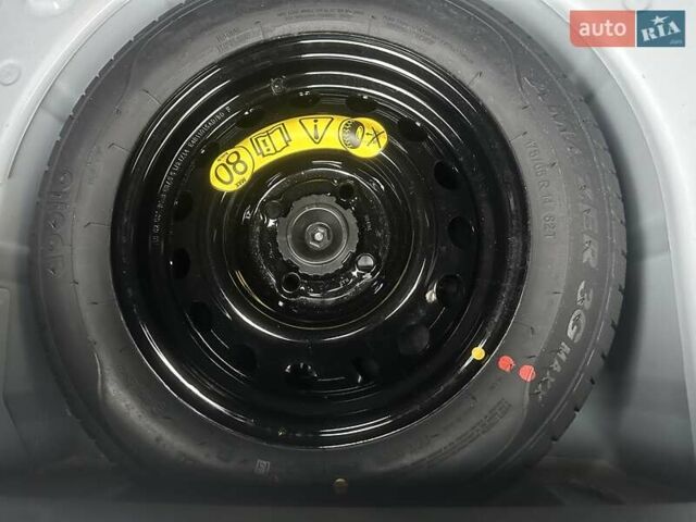 Белый Форд Фиеста, объемом двигателя 1.2 л и пробегом 43 тыс. км за 8300 $, фото 36 на Automoto.ua