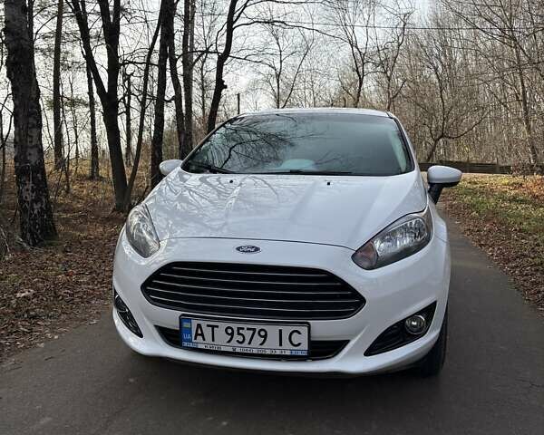 Белый Форд Фиеста, объемом двигателя 1.6 л и пробегом 128 тыс. км за 9300 $, фото 6 на Automoto.ua