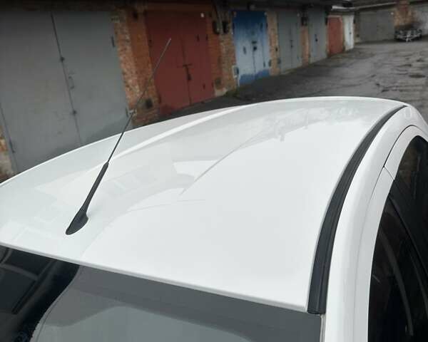 Белый Форд Фиеста, объемом двигателя 1.2 л и пробегом 43 тыс. км за 8300 $, фото 13 на Automoto.ua