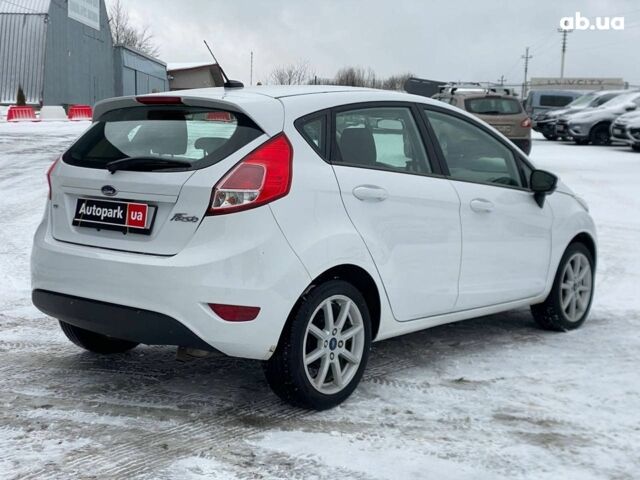 Білий Форд Фієста, об'ємом двигуна 1.6 л та пробігом 66 тис. км за 9790 $, фото 2 на Automoto.ua