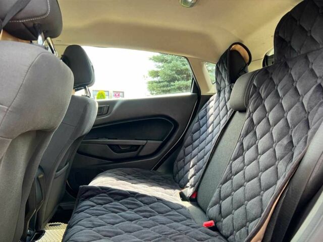 Белый Форд Фиеста, объемом двигателя 1.6 л и пробегом 130 тыс. км за 8650 $, фото 10 на Automoto.ua