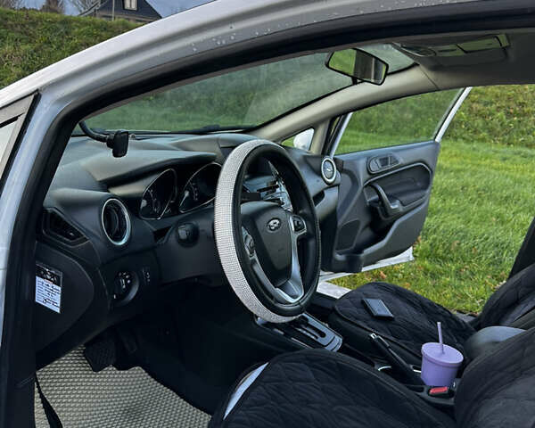 Белый Форд Фиеста, объемом двигателя 1.6 л и пробегом 130 тыс. км за 8450 $, фото 17 на Automoto.ua