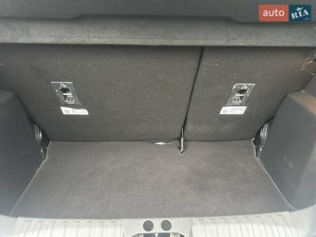 Белый Форд Фиеста, объемом двигателя 1.2 л и пробегом 43 тыс. км за 8300 $, фото 33 на Automoto.ua