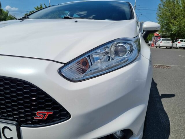 Білий Форд Фієста, об'ємом двигуна 1.6 л та пробігом 28 тис. км за 10700 $, фото 17 на Automoto.ua