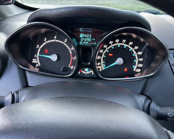 Белый Форд Фиеста, объемом двигателя 1.6 л и пробегом 130 тыс. км за 8450 $, фото 21 на Automoto.ua