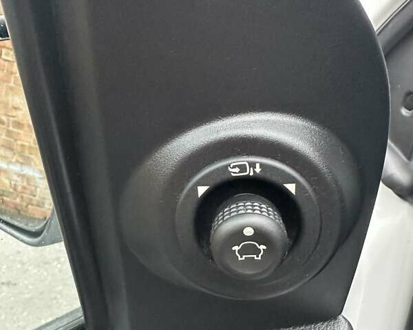 Белый Форд Фиеста, объемом двигателя 1.2 л и пробегом 43 тыс. км за 8300 $, фото 39 на Automoto.ua