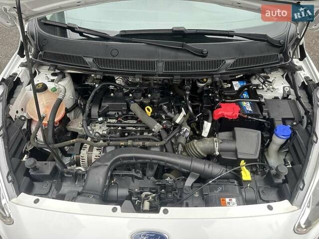 Белый Форд Фиеста, объемом двигателя 1.2 л и пробегом 43 тыс. км за 8300 $, фото 41 на Automoto.ua