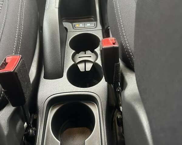 Белый Форд Фиеста, объемом двигателя 1.2 л и пробегом 43 тыс. км за 8300 $, фото 29 на Automoto.ua