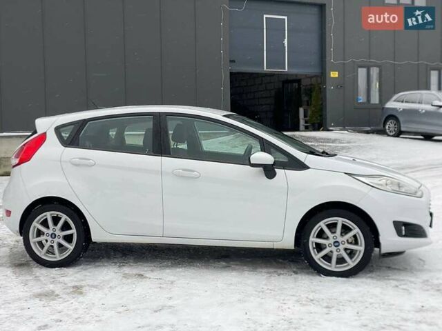 Белый Форд Фиеста, объемом двигателя 1.6 л и пробегом 66 тыс. км за 9790 $, фото 24 на Automoto.ua