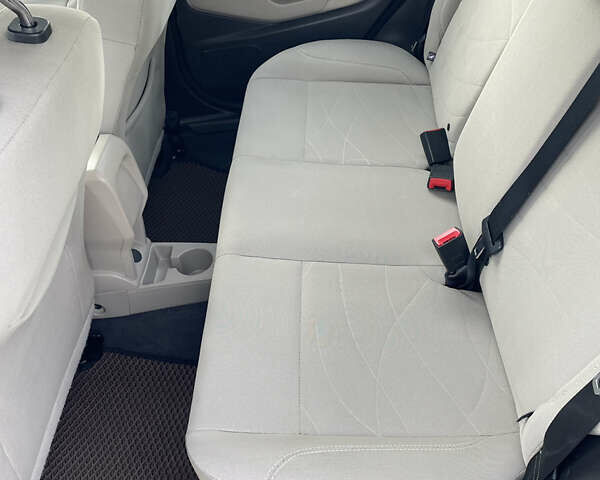 Белый Форд Фиеста, объемом двигателя 1.6 л и пробегом 81 тыс. км за 11200 $, фото 35 на Automoto.ua