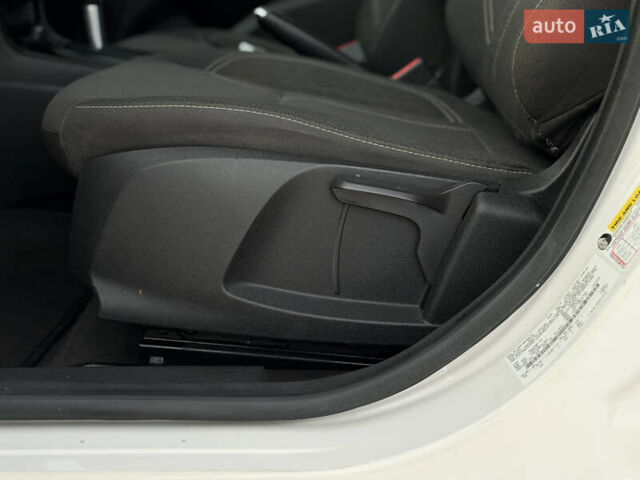 Белый Форд Фиеста, объемом двигателя 1.6 л и пробегом 83 тыс. км за 10999 $, фото 27 на Automoto.ua