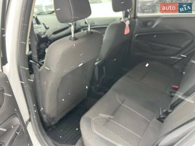 Белый Форд Фиеста, объемом двигателя 1.6 л и пробегом 166 тыс. км за 10300 $, фото 8 на Automoto.ua