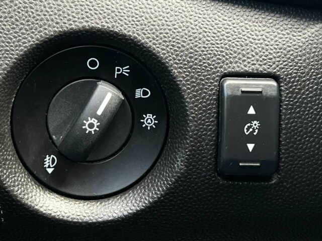 Белый Форд Фиеста, объемом двигателя 1.6 л и пробегом 130 тыс. км за 8650 $, фото 23 на Automoto.ua