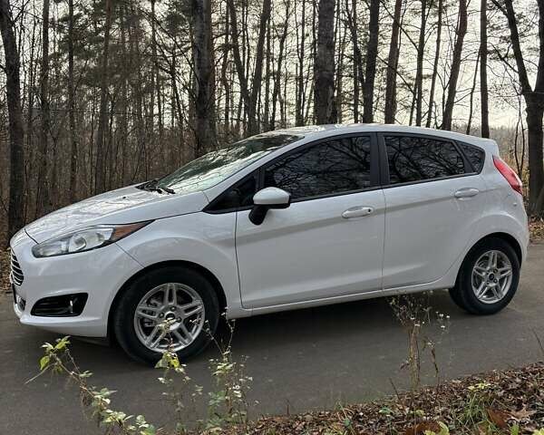 Белый Форд Фиеста, объемом двигателя 1.6 л и пробегом 128 тыс. км за 9300 $, фото 8 на Automoto.ua