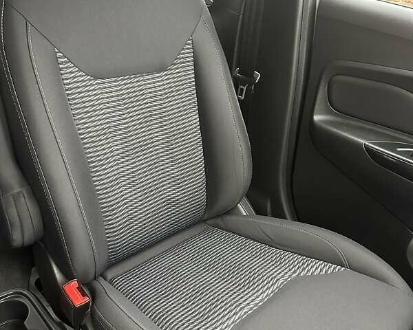 Белый Форд Фиеста, объемом двигателя 1.2 л и пробегом 43 тыс. км за 8300 $, фото 28 на Automoto.ua