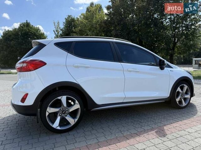 Білий Форд Фієста, об'ємом двигуна 1 л та пробігом 29 тис. км за 12900 $, фото 16 на Automoto.ua