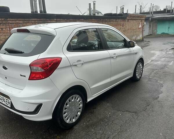 Белый Форд Фиеста, объемом двигателя 1.2 л и пробегом 43 тыс. км за 8300 $, фото 6 на Automoto.ua