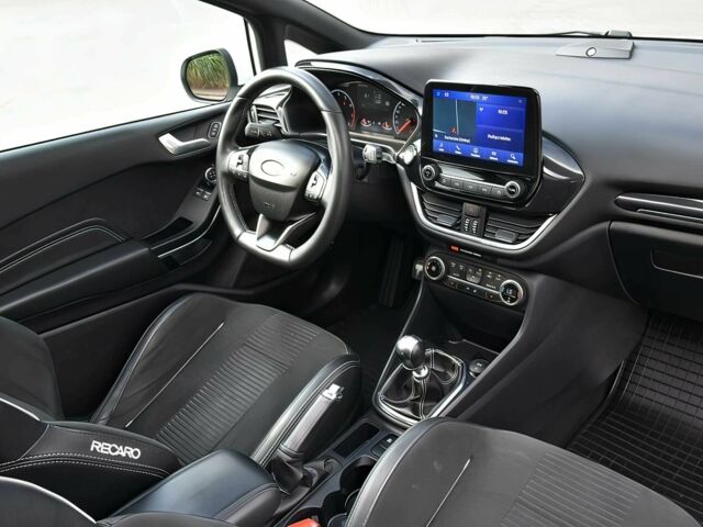 Белый Форд Фиеста, объемом двигателя 1.5 л и пробегом 47 тыс. км за 6000 $, фото 10 на Automoto.ua