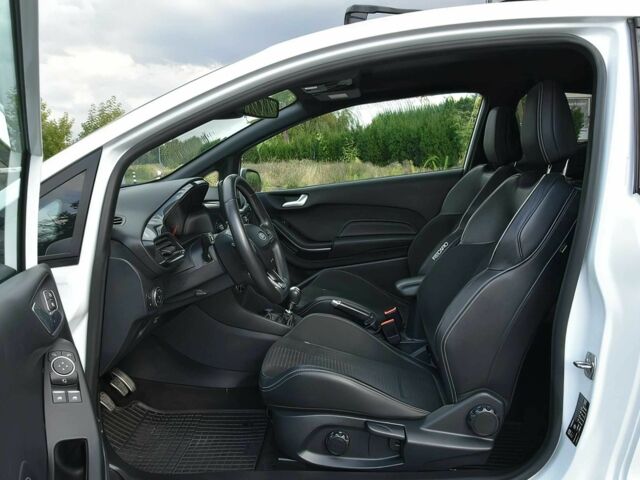 Белый Форд Фиеста, объемом двигателя 1.5 л и пробегом 41 тыс. км за 6000 $, фото 7 на Automoto.ua