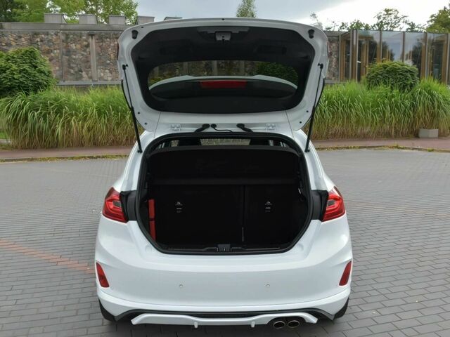 Белый Форд Фиеста, объемом двигателя 1.5 л и пробегом 47 тыс. км за 6000 $, фото 12 на Automoto.ua