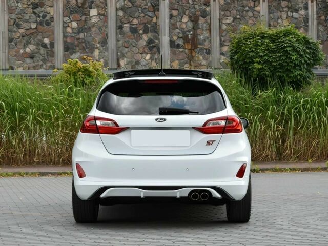 Белый Форд Фиеста, объемом двигателя 1.5 л и пробегом 41 тыс. км за 6000 $, фото 4 на Automoto.ua