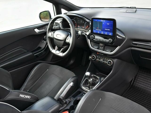 Белый Форд Фиеста, объемом двигателя 1.5 л и пробегом 41 тыс. км за 6000 $, фото 10 на Automoto.ua