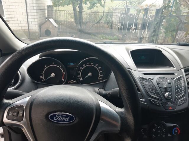 Білий Форд Фієста, об'ємом двигуна 1.5 л та пробігом 180 тис. км за 7500 $, фото 7 на Automoto.ua