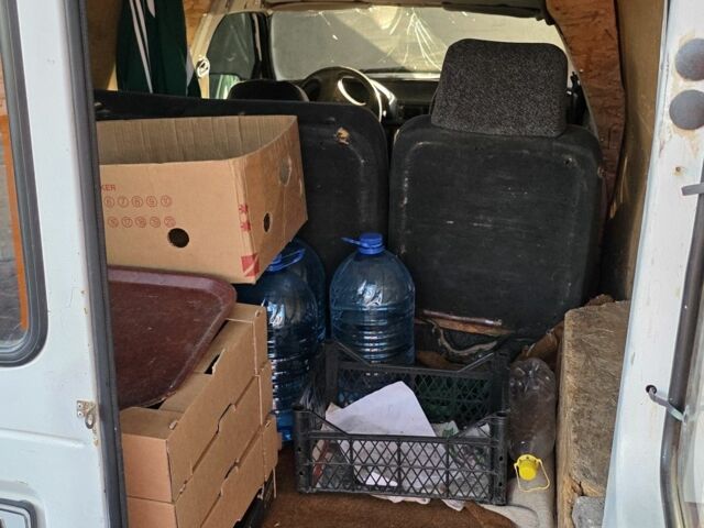 Белый Форд Фиеста, объемом двигателя 0 л и пробегом 340 тыс. км за 900 $, фото 11 на Automoto.ua