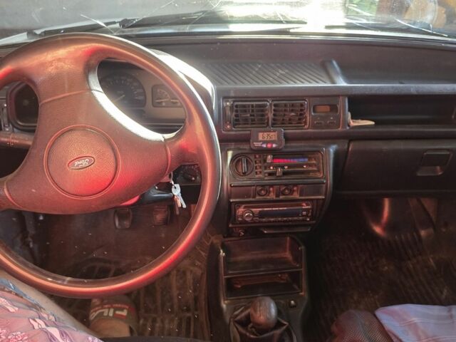 Белый Форд Фиеста, объемом двигателя 0 л и пробегом 340 тыс. км за 900 $, фото 10 на Automoto.ua