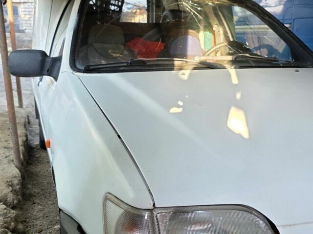 Белый Форд Фиеста, объемом двигателя 0 л и пробегом 340 тыс. км за 900 $, фото 6 на Automoto.ua