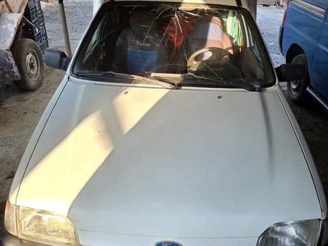 Белый Форд Фиеста, объемом двигателя 0 л и пробегом 340 тыс. км за 900 $, фото 5 на Automoto.ua