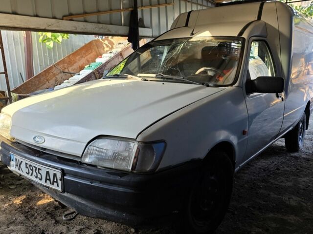 Белый Форд Фиеста, объемом двигателя 0 л и пробегом 340 тыс. км за 900 $, фото 7 на Automoto.ua