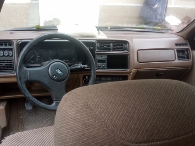 Белый Форд Фиеста, объемом двигателя 0 л и пробегом 190 тыс. км за 1439 $, фото 4 на Automoto.ua