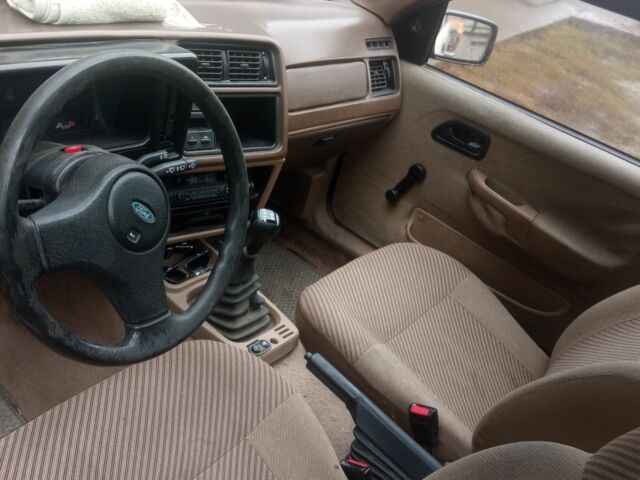 Белый Форд Фиеста, объемом двигателя 0 л и пробегом 190 тыс. км за 1439 $, фото 3 на Automoto.ua