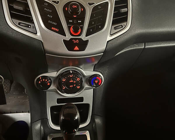 Белый Форд Фиеста, объемом двигателя 1.39 л и пробегом 199 тыс. км за 6500 $, фото 14 на Automoto.ua