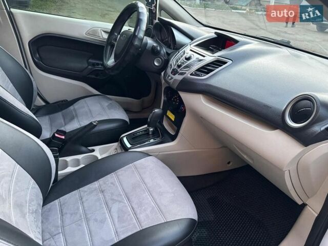 Белый Форд Фиеста, объемом двигателя 1.6 л и пробегом 320 тыс. км за 6100 $, фото 7 на Automoto.ua