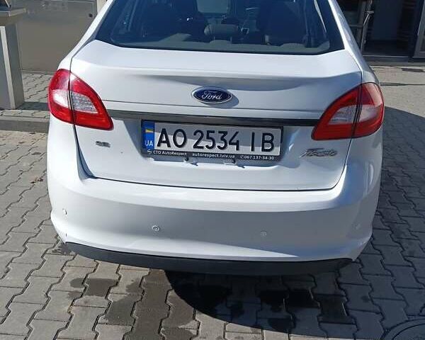 Білий Форд Фієста, об'ємом двигуна 1.6 л та пробігом 155 тис. км за 6100 $, фото 8 на Automoto.ua