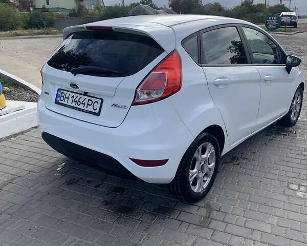 Белый Форд Фиеста, объемом двигателя 1 л и пробегом 139 тыс. км за 6200 $, фото 6 на Automoto.ua