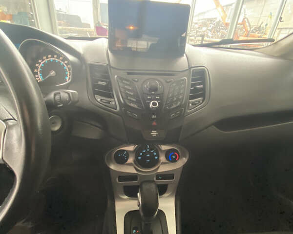 Белый Форд Фиеста, объемом двигателя 1.6 л и пробегом 152 тыс. км за 6800 $, фото 9 на Automoto.ua