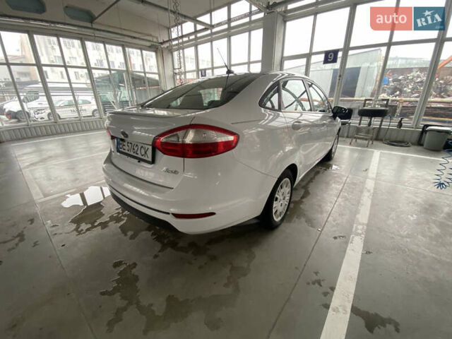 Белый Форд Фиеста, объемом двигателя 1.6 л и пробегом 152 тыс. км за 6800 $, фото 4 на Automoto.ua