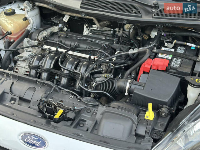 Белый Форд Фиеста, объемом двигателя 1.6 л и пробегом 177 тыс. км за 7500 $, фото 21 на Automoto.ua