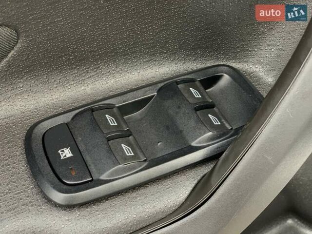 Білий Форд Фієста, об'ємом двигуна 1.6 л та пробігом 169 тис. км за 7555 $, фото 38 на Automoto.ua