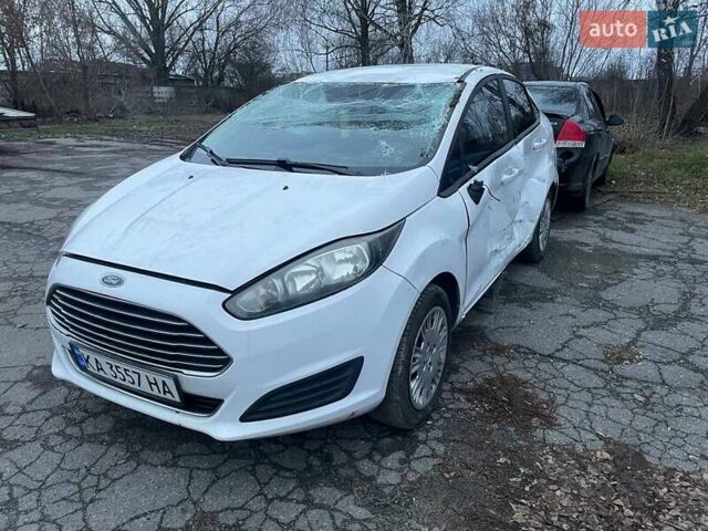 Белый Форд Фиеста, объемом двигателя 1.6 л и пробегом 235 тыс. км за 2999 $, фото 2 на Automoto.ua