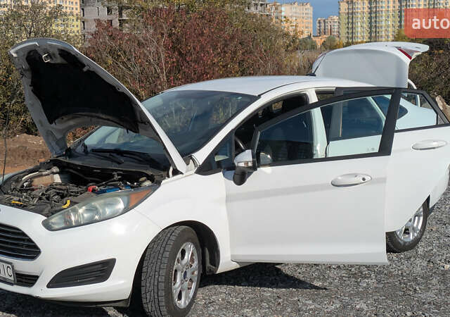 Форд Фиеста 2015 в Софіївська Борщагівка на Automoto.ua Белый Форд Фиеста, объемом двигателя 1.6 л и пробегом 162 тыс. км за 8000 $, фото 4 на Automoto.ua