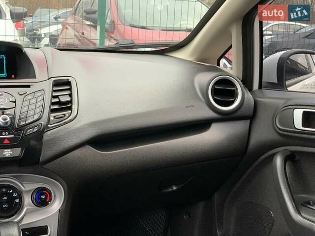 Білий Форд Фієста, об'ємом двигуна 1.6 л та пробігом 169 тис. км за 7555 $, фото 52 на Automoto.ua