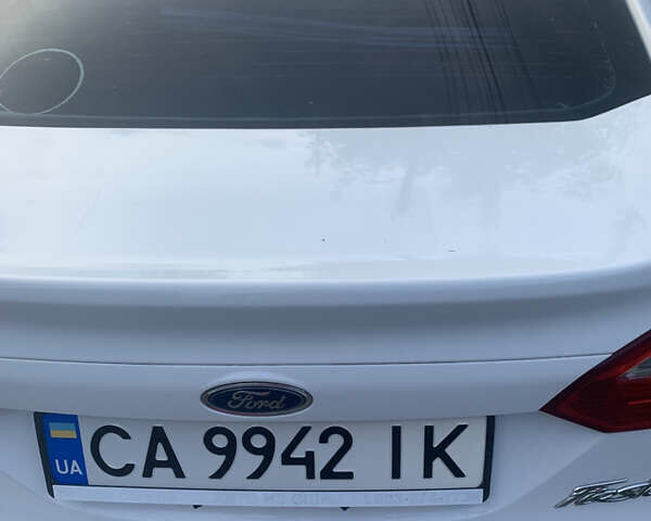 Білий Форд Фієста, об'ємом двигуна 1.6 л та пробігом 250 тис. км за 6750 $, фото 1 на Automoto.ua